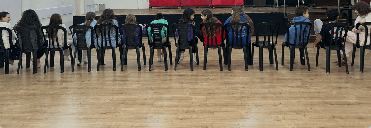 ילדים בחוג תיאטרון
